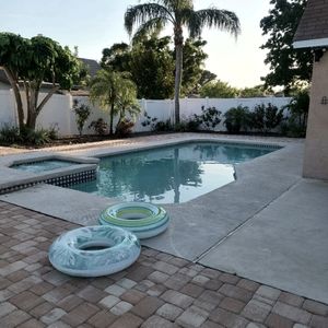 Meet your Posher, April